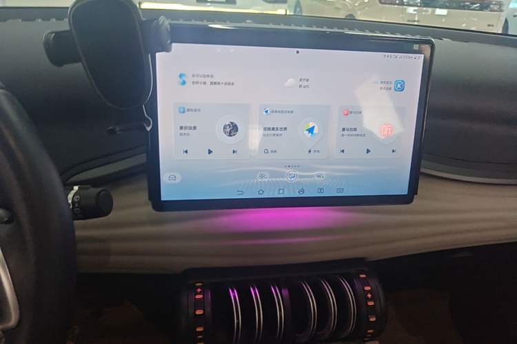 Used BYD Yuan PLUS 2024 Honor Edition 510KM Leading Model Audio And AC Panel