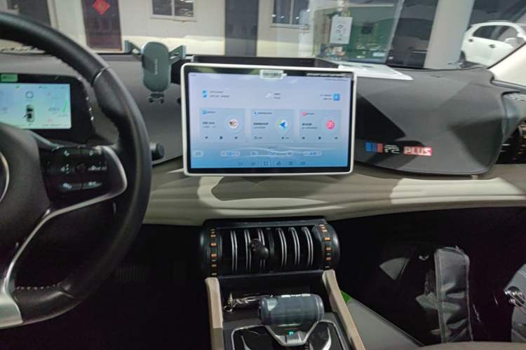 Used BYD Yuan PLUS 2024 Honor Edition 510KM Beyond Model Audio And AC Panel