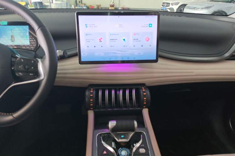 Used BYD Yuan PLUS 2024 Honor Edition 430KM Beyond Model Audio And AC Panel