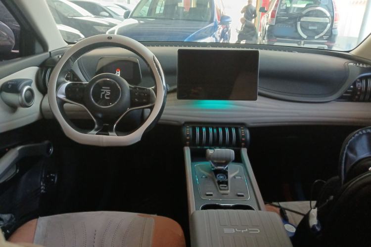 Used BYD Yuan PLUS 2024 Honor Edition 510KM Beyond Model Center Console