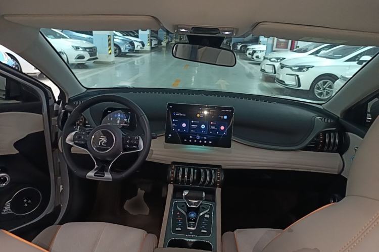 Used BYD Yuan PLUS 2024 Honor Edition 430KM Leading Model Center Console