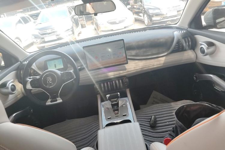Used BYD Yuan PLUS 2024 Honor Edition 430KM Leading Model Center Console