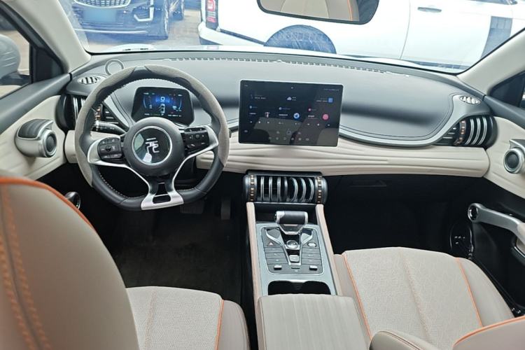 Used BYD Yuan PLUS 2024 Honor Edition 510KM Beyond Model Center Console