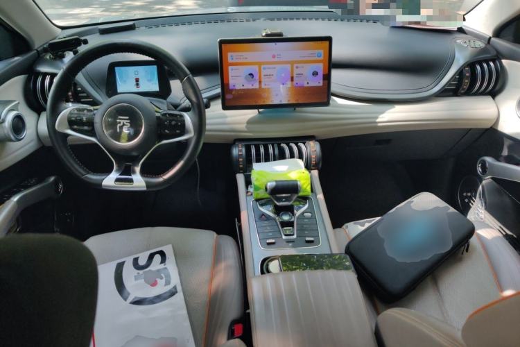 Used BYD Yuan PLUS 2024 Honor Edition 510KM Beyond Model Center Console