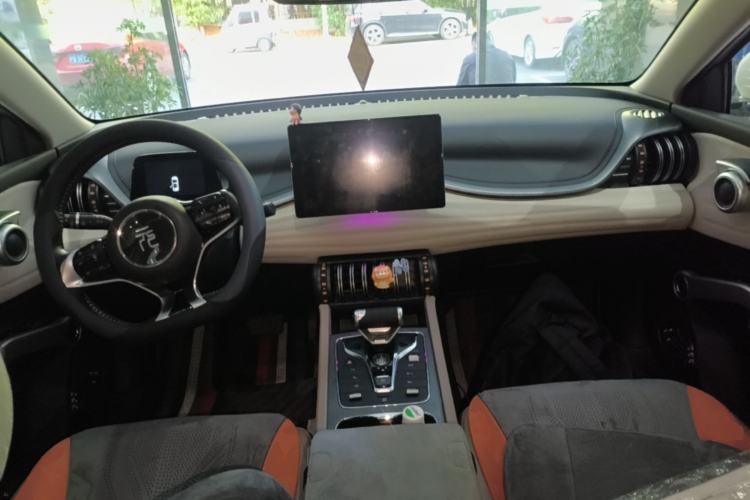 Used BYD Yuan PLUS 2024 Honor Edition 510KM Beyond Model Center Console