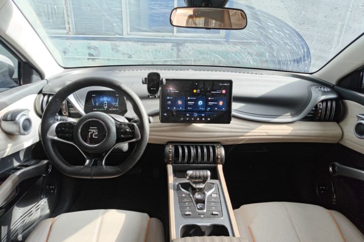 Used BYD Yuan PLUS 2024 Honor Edition 430KM Leading Model Center Console