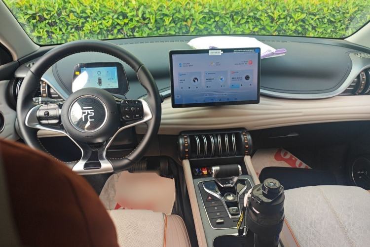 Used BYD Yuan PLUS 2024 Honor Edition 430KM Leading Model Center Console