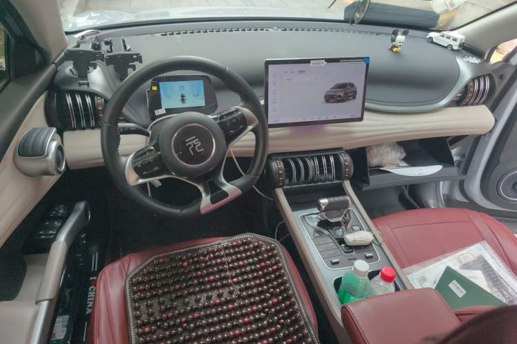 Used BYD Yuan PLUS 2024 Honor Edition 510KM Leading Model Center Console