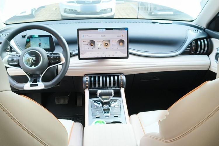 Used BYD Yuan PLUS 2024 Honor Edition 430KM Beyond Model Center Console