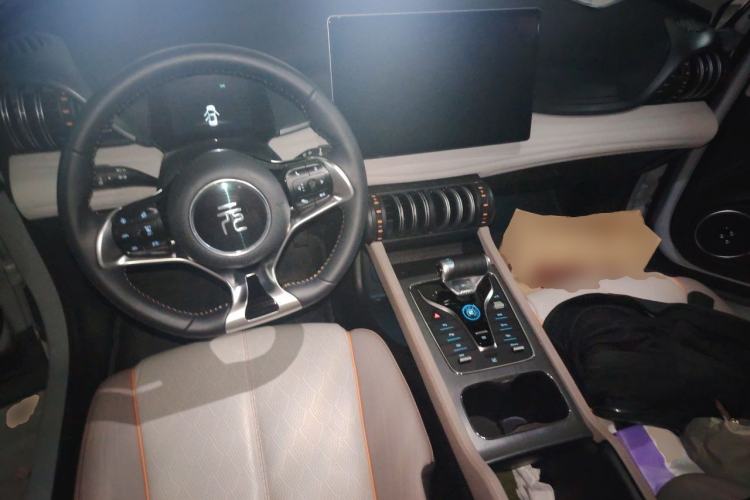 Used BYD Yuan PLUS 2024 Honor Edition 510KM Excellence Model Center Console