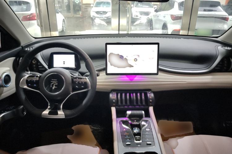 Used BYD Yuan PLUS 2024 Honor Edition 510KM Leading Model Center Console