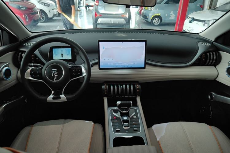 Used BYD Yuan PLUS 2024 Honor Edition 510KM Leading Model Center Console