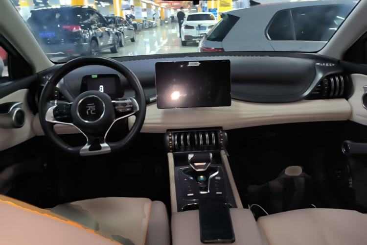 Used BYD Yuan PLUS 2024 Honor Edition 510KM Leading Model Center Console