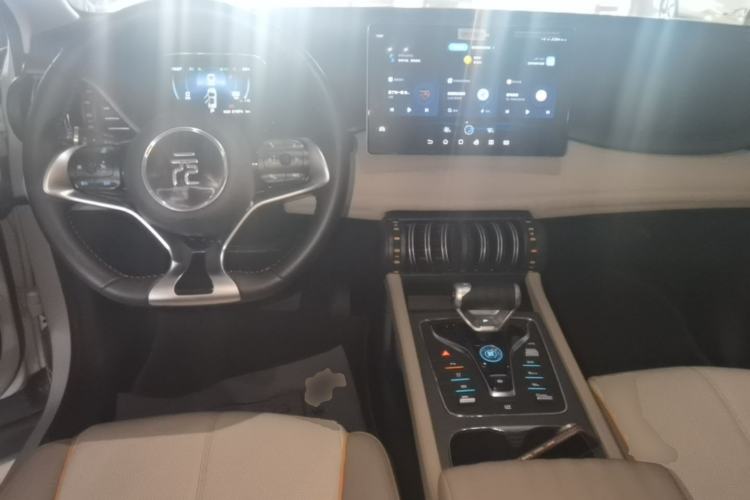 Used BYD Yuan PLUS 2024 Honor Edition 510KM Leading Model Center Console