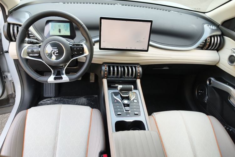 Used BYD Yuan PLUS 2024 Honor Edition 510KM Leading Model Center Console