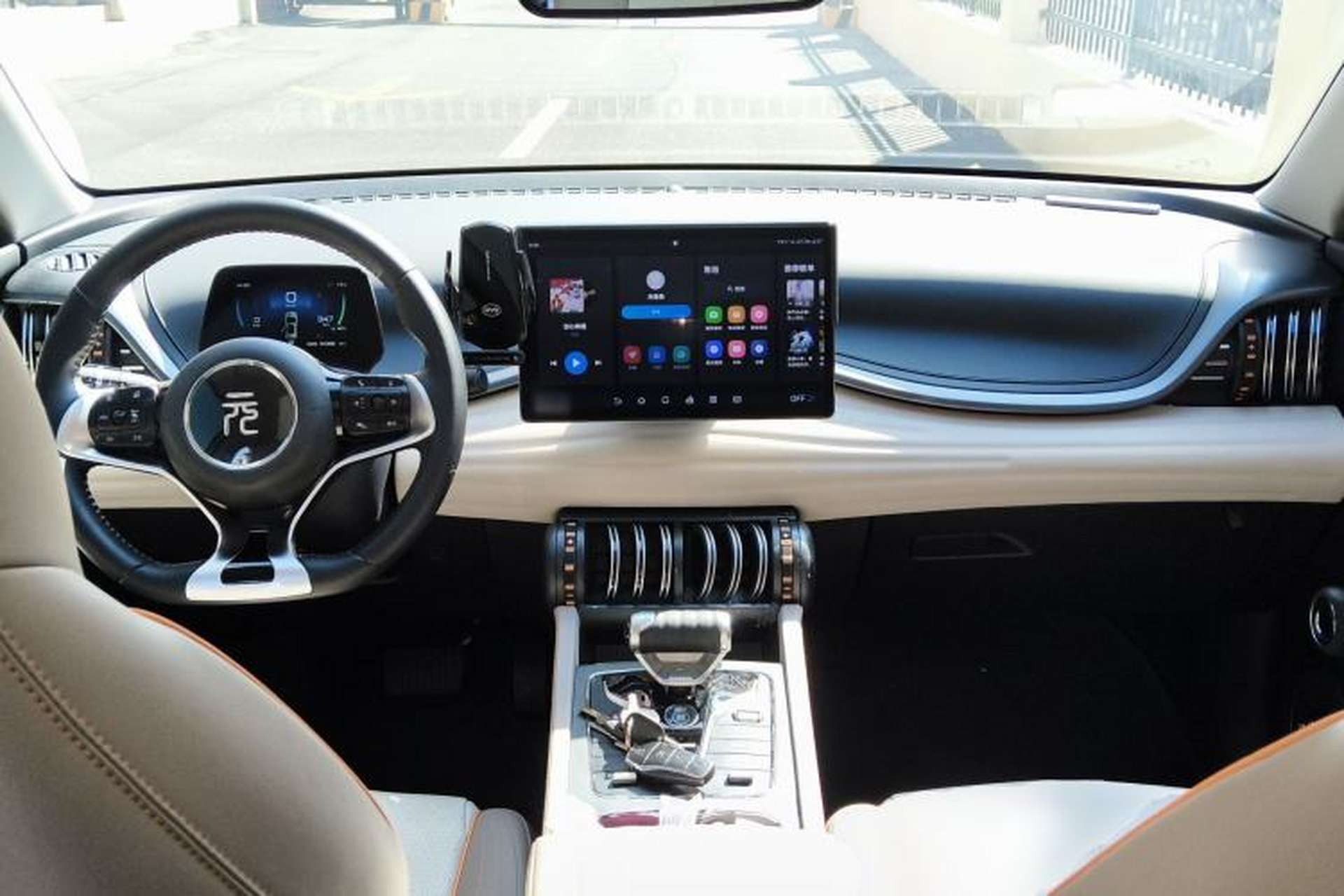 Used BYD Yuan PLUS 2024 Honor Edition 430KM Beyond Model Center Console