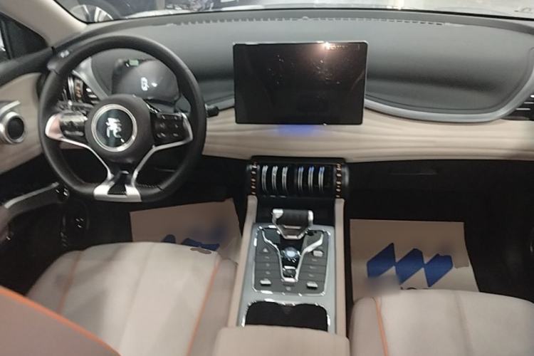 Used BYD Yuan PLUS 2024 Honor Edition 510KM Leading Model Center Console