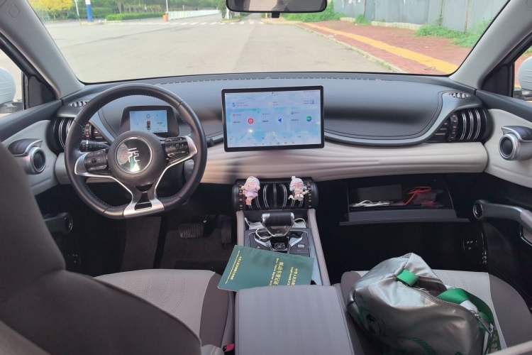 Used BYD Yuan PLUS 2024 Honor Edition 430KM Leading Model Center Console