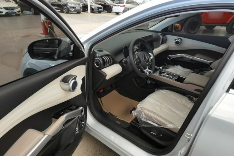 Used BYD Yuan PLUS 2024 Honor Edition 510KM Beyond Model Driver Seat