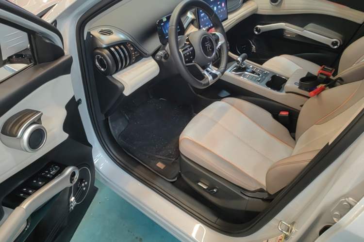 Used BYD Yuan PLUS 2024 Honor Edition 510KM Leading Model Driver Seat