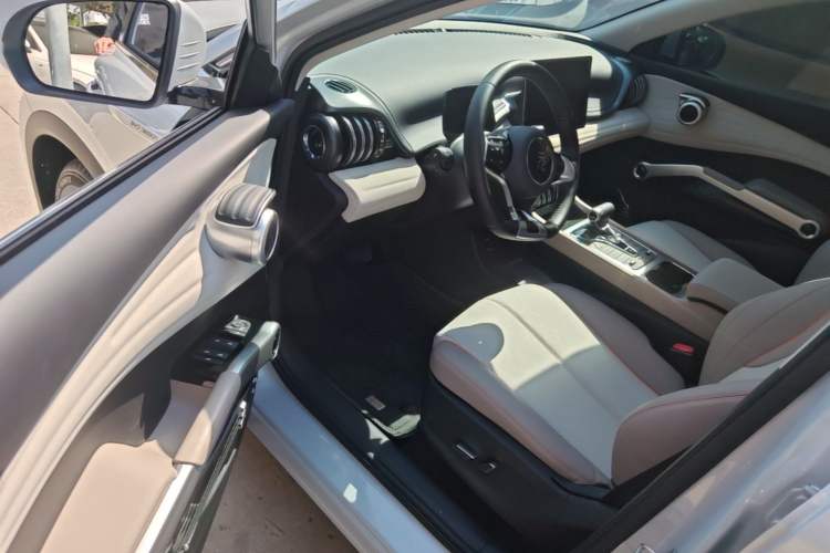 Used BYD Yuan PLUS 2024 Honor Edition 430KM Beyond Model Driver Seat