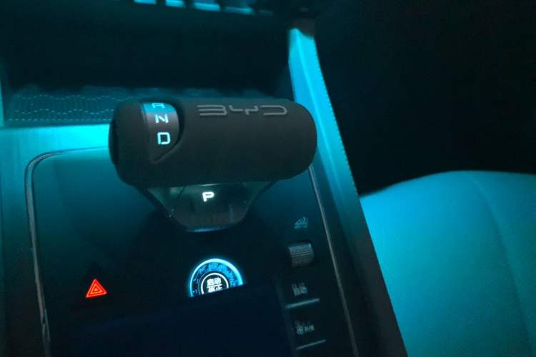 Used BYD Yuan PLUS 2024 Honor Edition 510KM Excellence Model Gear Lever