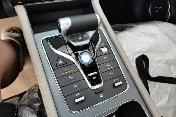 Used BYD Yuan PLUS 2024 Honor Edition 510KM Beyond Model Gear Lever