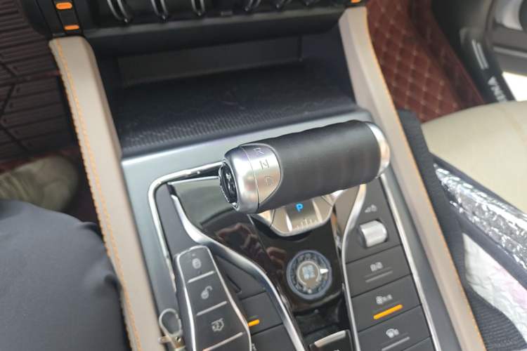 Used BYD Yuan PLUS 2024 Honor Edition 510KM Leading Model Gear Lever