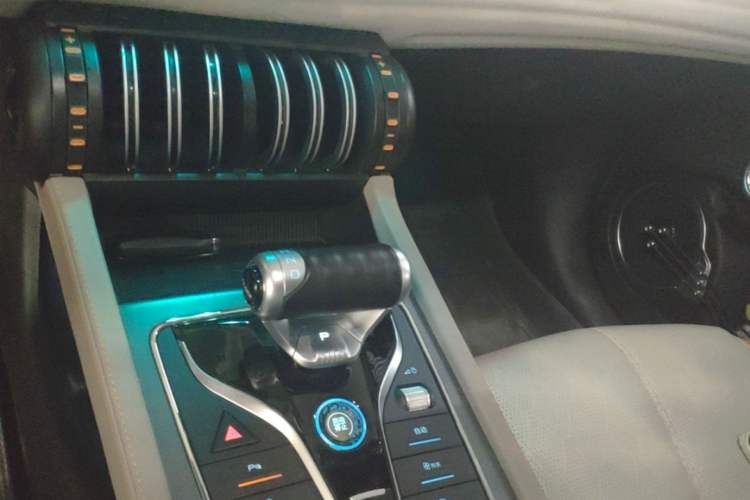 Used BYD Yuan PLUS 2024 Honor Edition 510KM Excellence Model Gear Lever