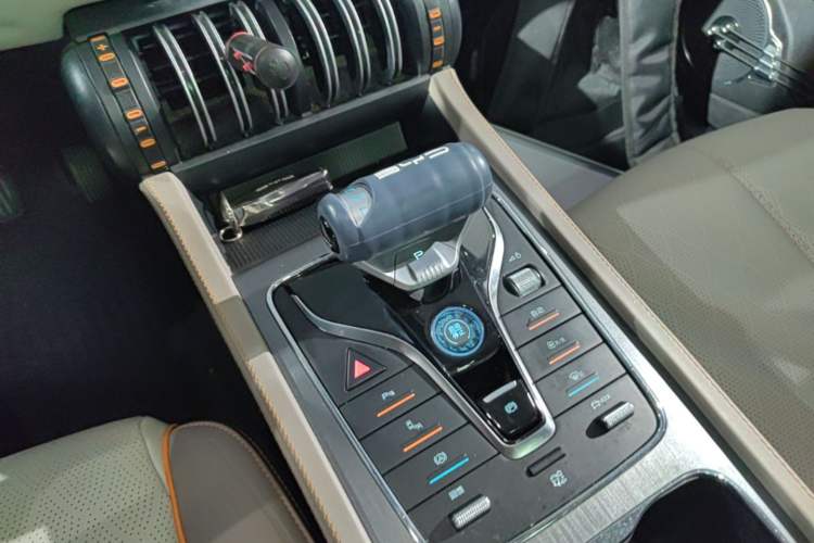Used BYD Yuan PLUS 2024 Honor Edition 510KM Beyond Model Gear Lever