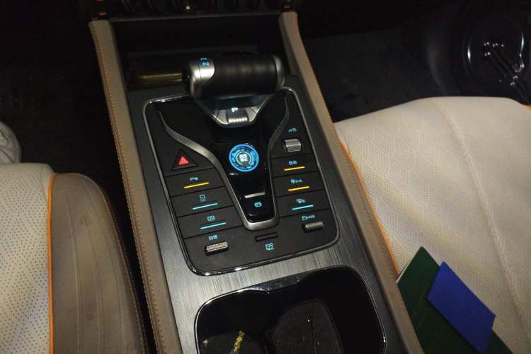 Used BYD Yuan PLUS 2024 Honor Edition 430KM Beyond Model Gear Lever