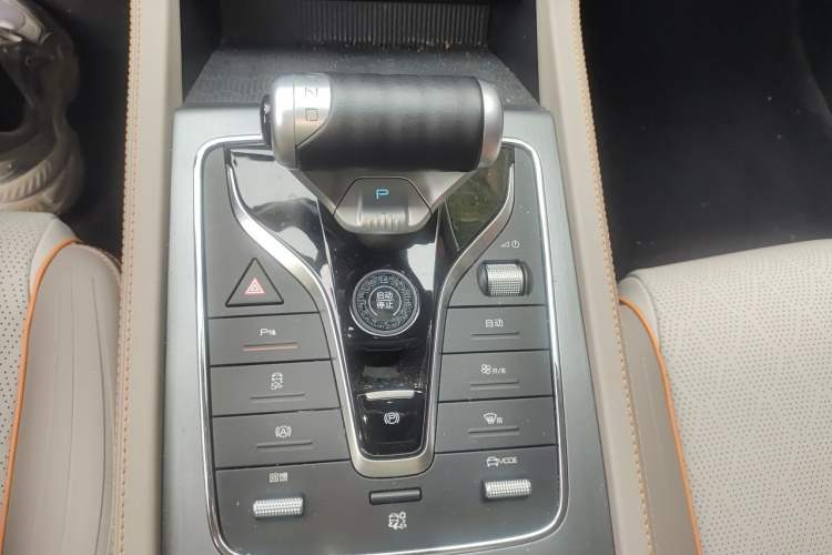 Used BYD Yuan PLUS 2024 Honor Edition 430KM Beyond Model Gear Lever