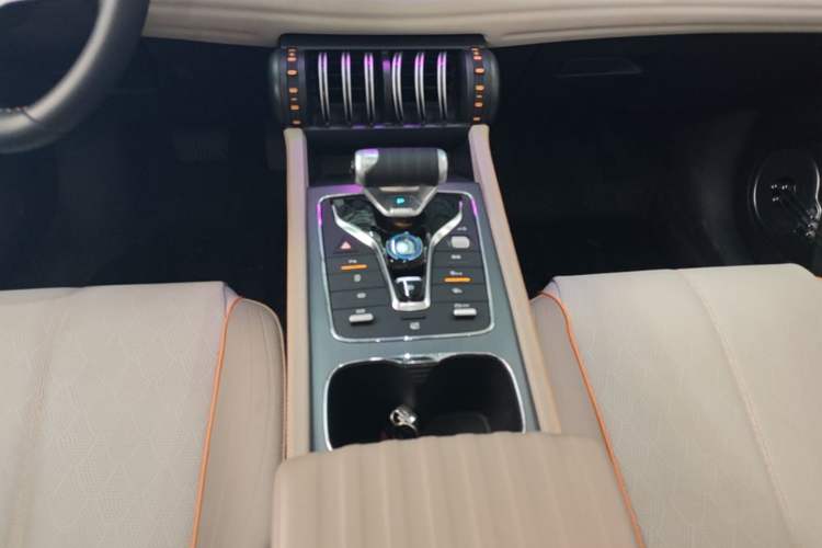 Used BYD Yuan PLUS 2024 Honor Edition 430KM Beyond Model Gear Lever