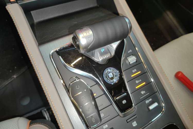 Used BYD Yuan PLUS 2024 Honor Edition 510KM Leading Model Gear Lever