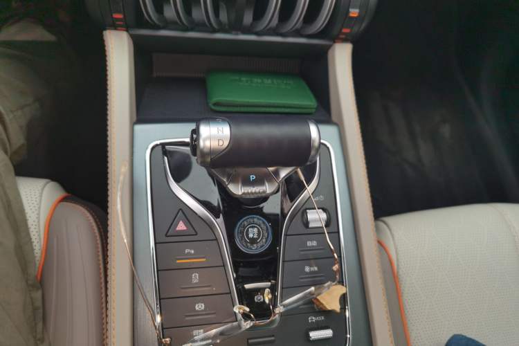 Used BYD Yuan PLUS 2024 Honor Edition 510KM Leading Model Gear Lever