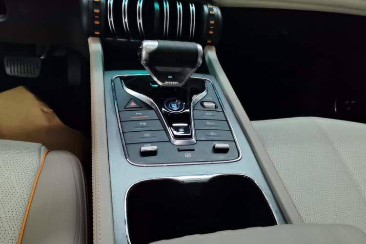 Used BYD Yuan PLUS 2024 Honor Edition 510KM Excellence Model Gear Lever