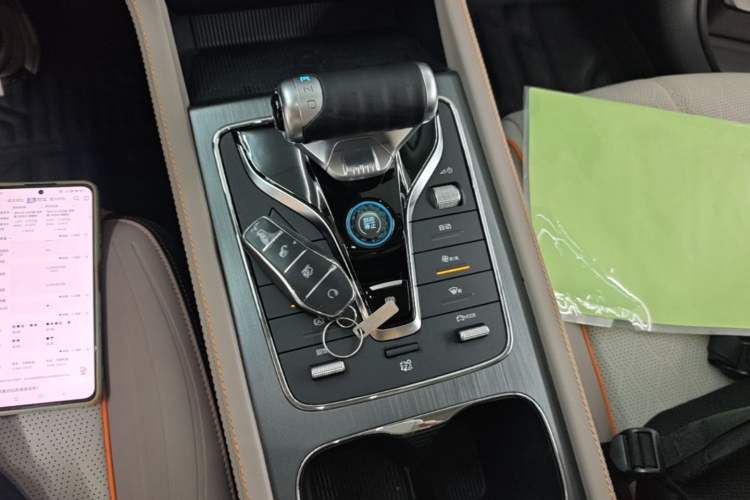 Used BYD Yuan PLUS 2024 Honor Edition 510KM Beyond Model Gear Lever