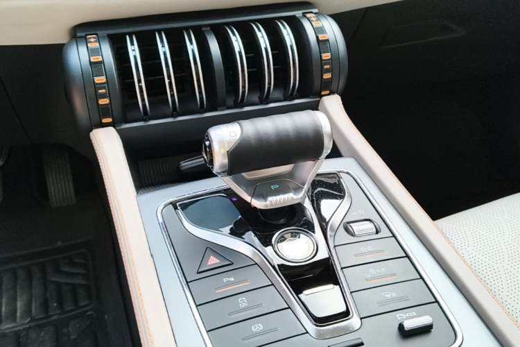 Used BYD Yuan PLUS 2024 Honor Edition 430KM Beyond Model Gear Lever