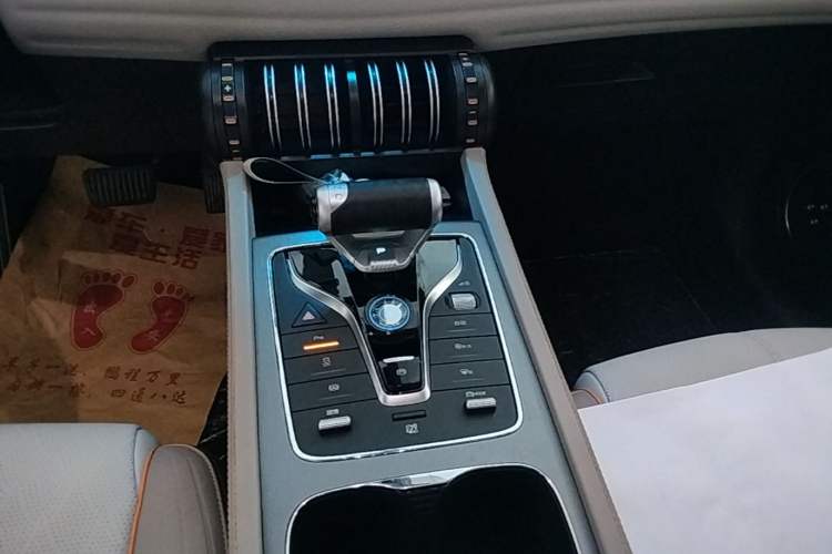 Used BYD Yuan PLUS 2024 Honor Edition 510KM Leading Model Gear Lever