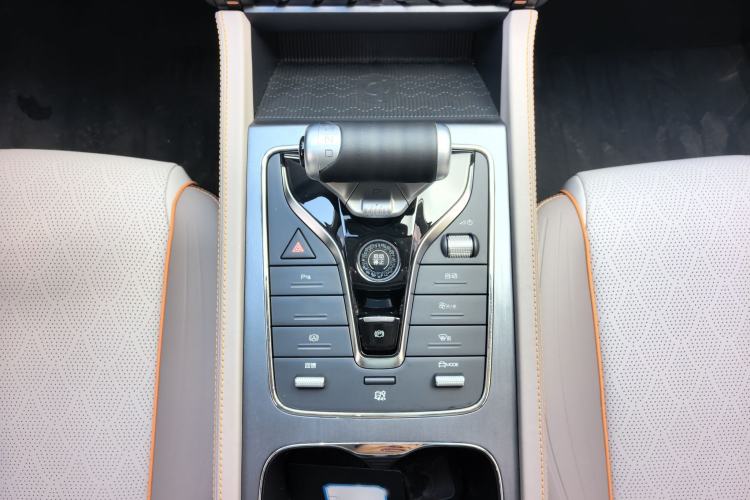 Used BYD Yuan PLUS 2024 Honor Edition 510KM Leading Model Gear Lever
