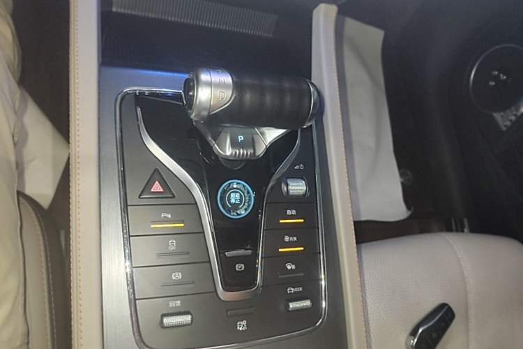Used BYD Yuan PLUS 2024 Honor Edition 430KM Leading Model Gear Lever