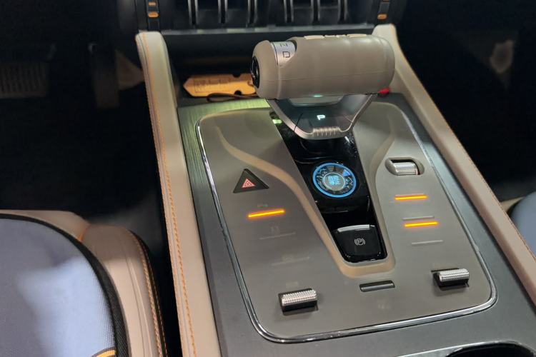 Used BYD Yuan PLUS 2024 Honor Edition 430KM Leading Model Gear Lever