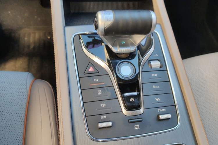 Used BYD Yuan PLUS 2024 Honor Edition 430KM Beyond Model Gear Lever