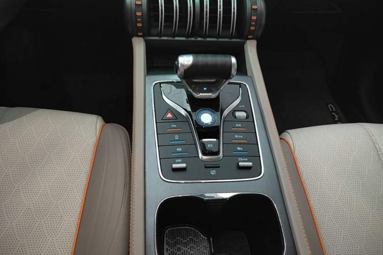 Used BYD Yuan PLUS 2024 Honor Edition 510KM Leading Model Gear Lever