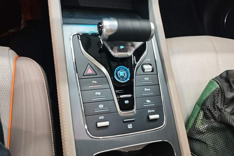 Used BYD Yuan PLUS 2024 Honor Edition 510KM Excellence Model Gear Lever
