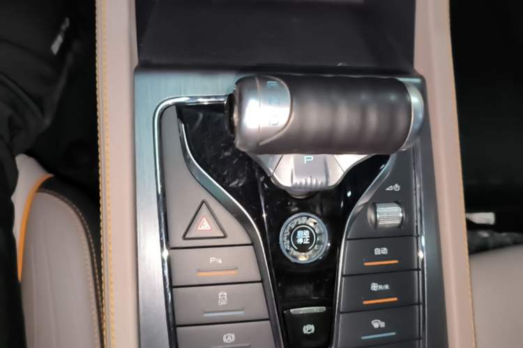 Used BYD Yuan PLUS 2024 Honor Edition 510KM Leading Model Gear Lever