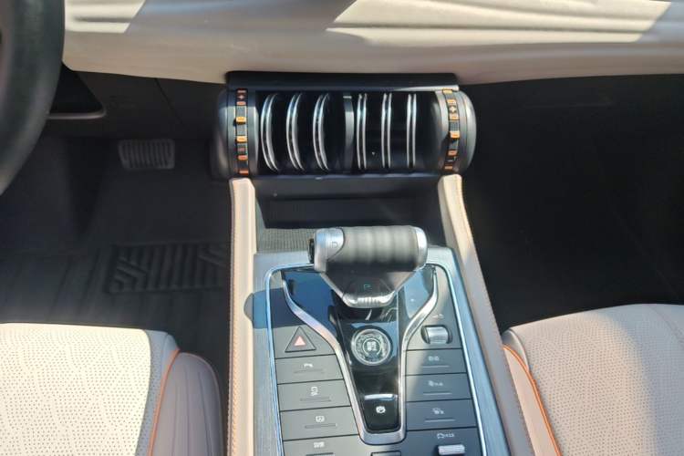 Used BYD Yuan PLUS 2024 Honor Edition 430KM Beyond Model Gear Lever