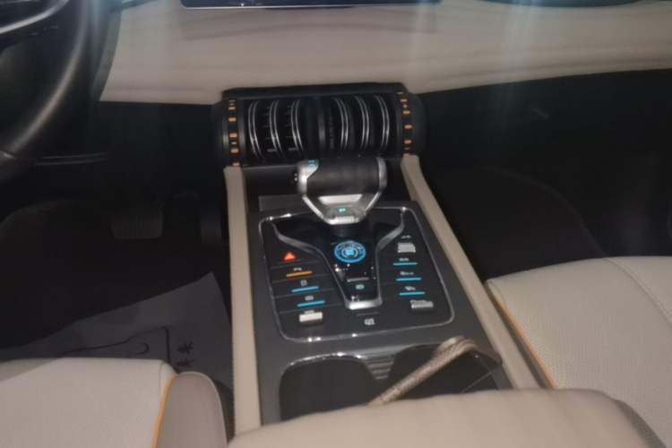 Used BYD Yuan PLUS 2024 Honor Edition 510KM Leading Model Gear Lever