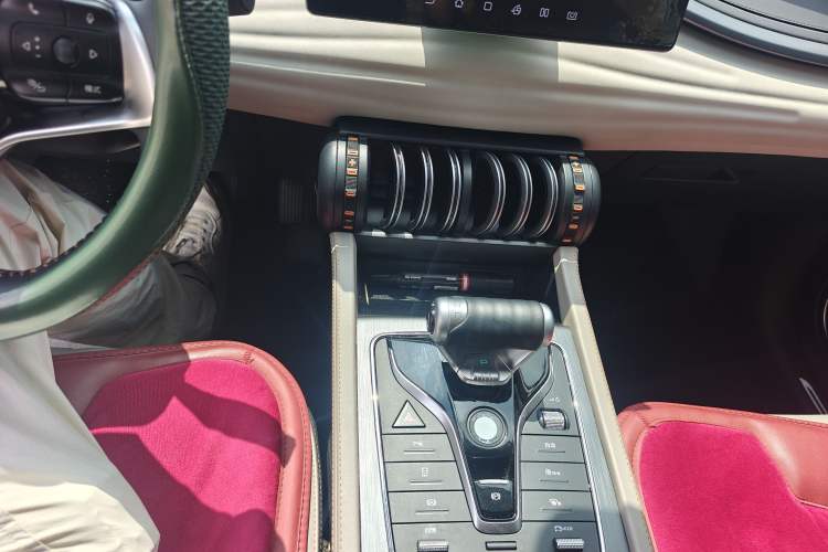 Used BYD Yuan PLUS 2024 Honor Edition 430KM Leading Model Gear Lever