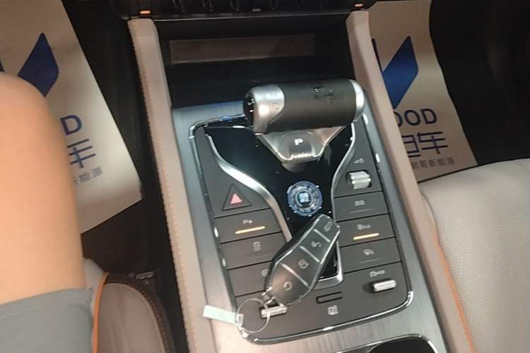 Used BYD Yuan PLUS 2024 Honor Edition 510KM Leading Model Gear Lever